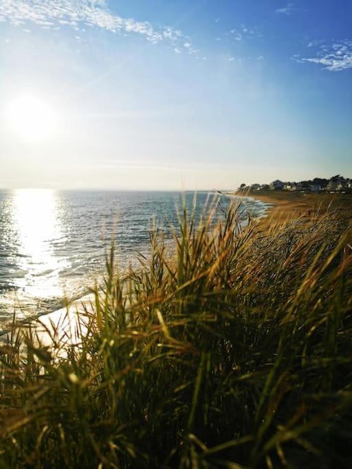Sur La Plage De Bonne Source Les Pieds Dans L'Eau Pornichet Exterior foto